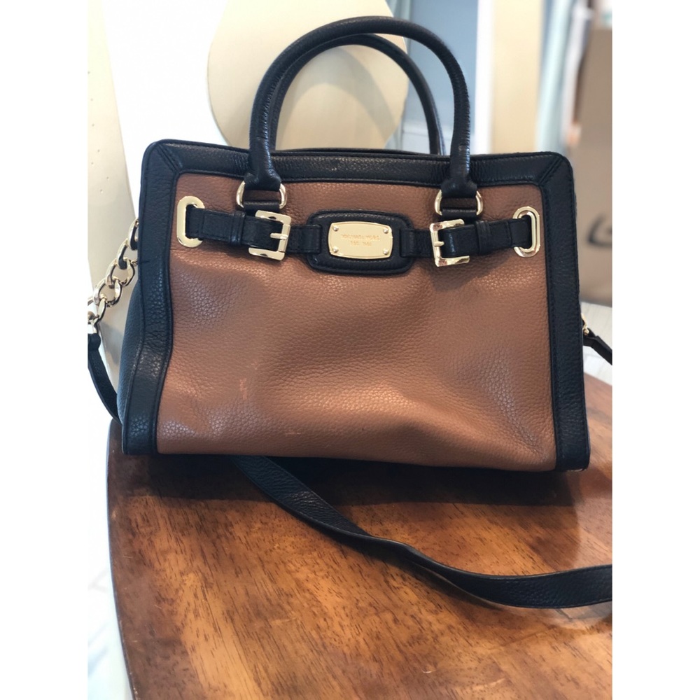 MICHAEL KORS BROWN AND BLACK LEATHER SATCHEL
